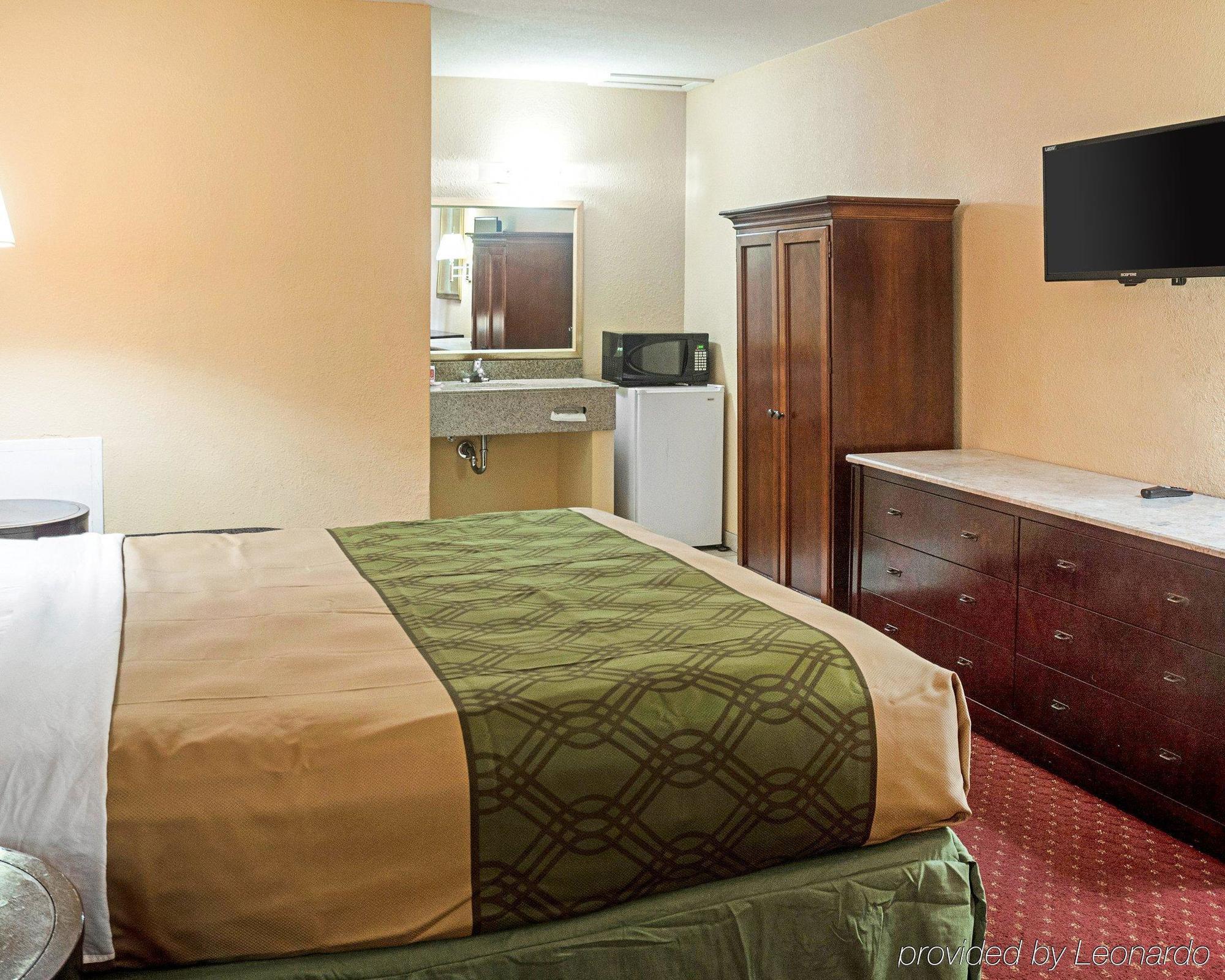 Econo Lodge At Military Circle Norfolk Ngoại thất bức ảnh