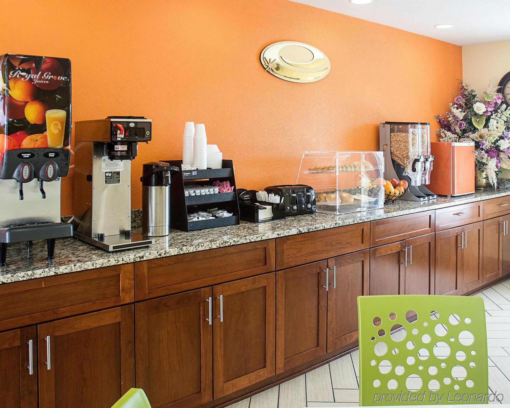 Econo Lodge At Military Circle Norfolk Ngoại thất bức ảnh