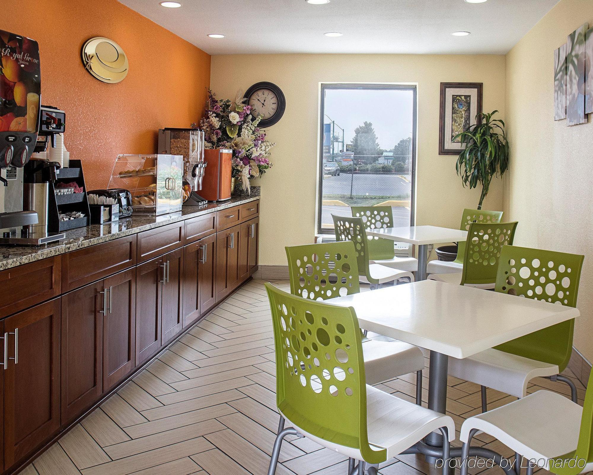 Econo Lodge At Military Circle Norfolk Ngoại thất bức ảnh