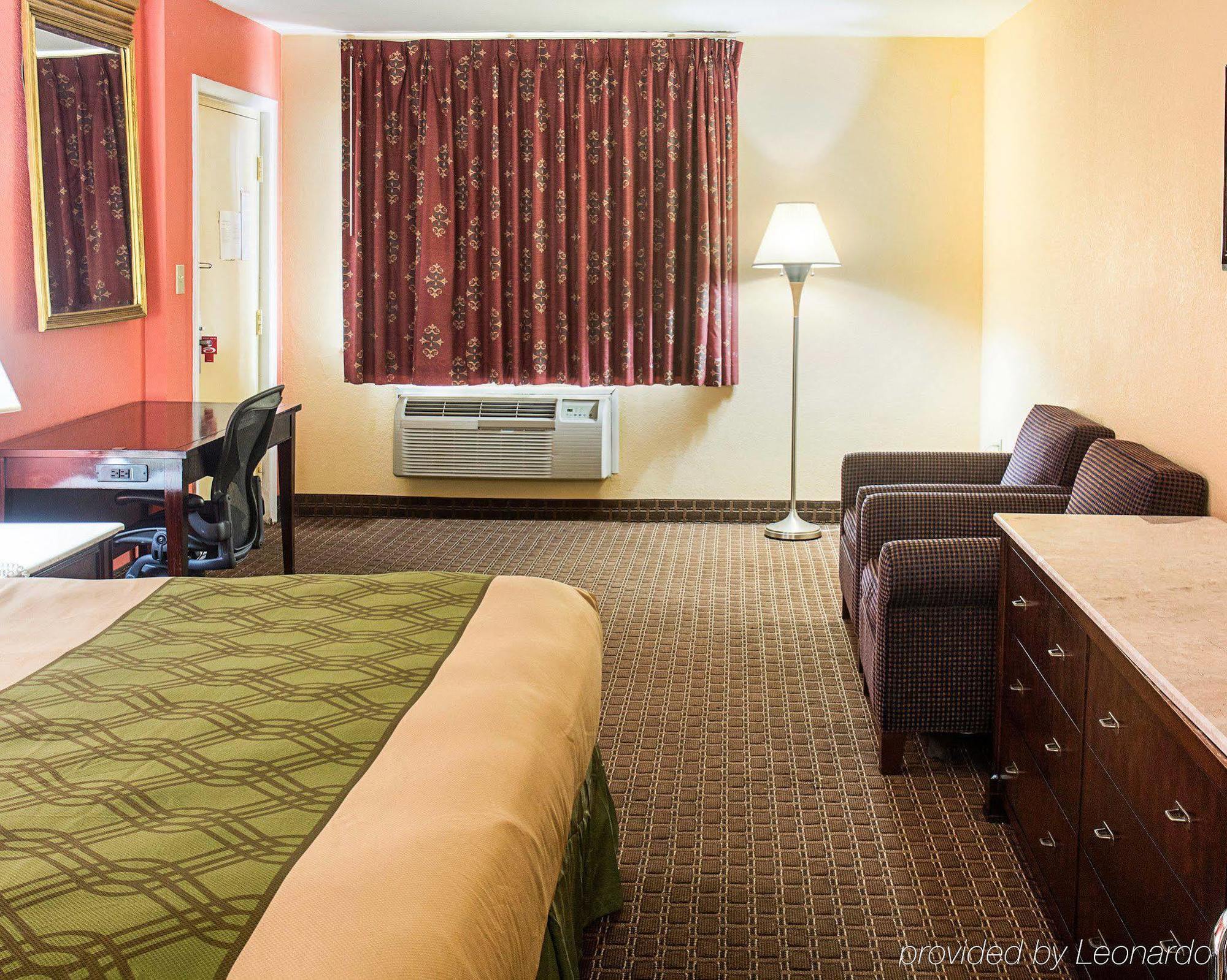 Econo Lodge At Military Circle Norfolk Ngoại thất bức ảnh