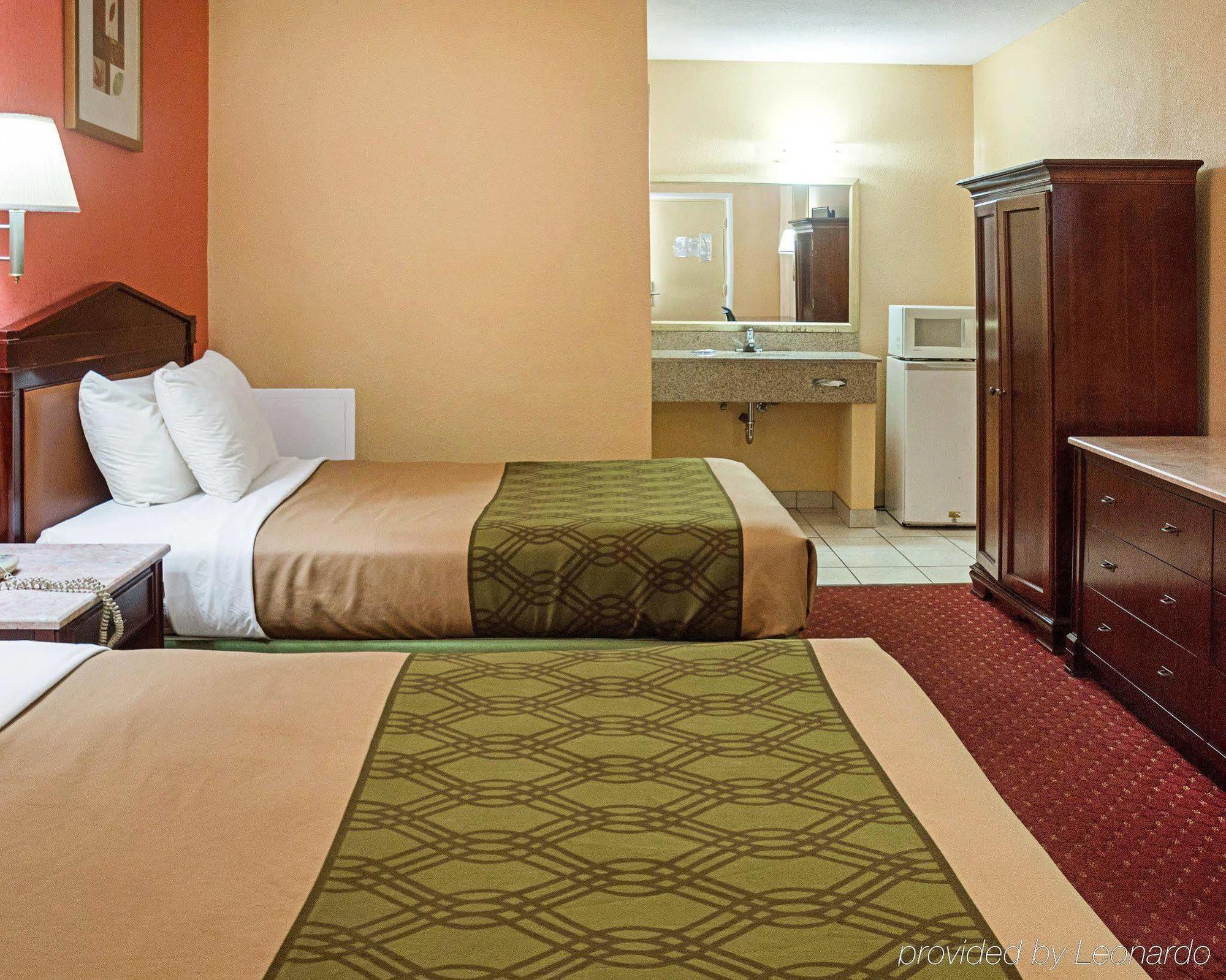 Econo Lodge At Military Circle Norfolk Ngoại thất bức ảnh