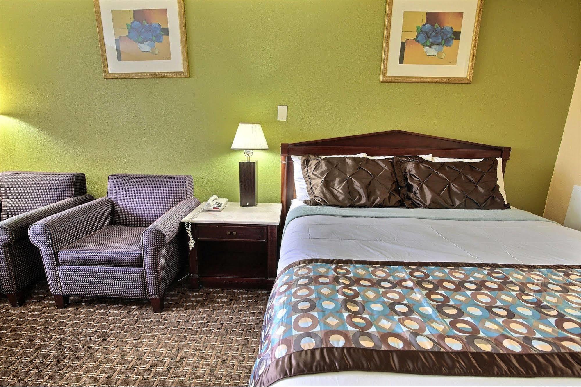 Econo Lodge At Military Circle Norfolk Ngoại thất bức ảnh