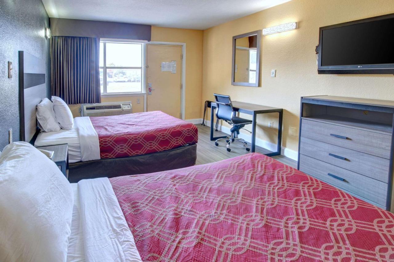 Econo Lodge At Military Circle Norfolk Ngoại thất bức ảnh