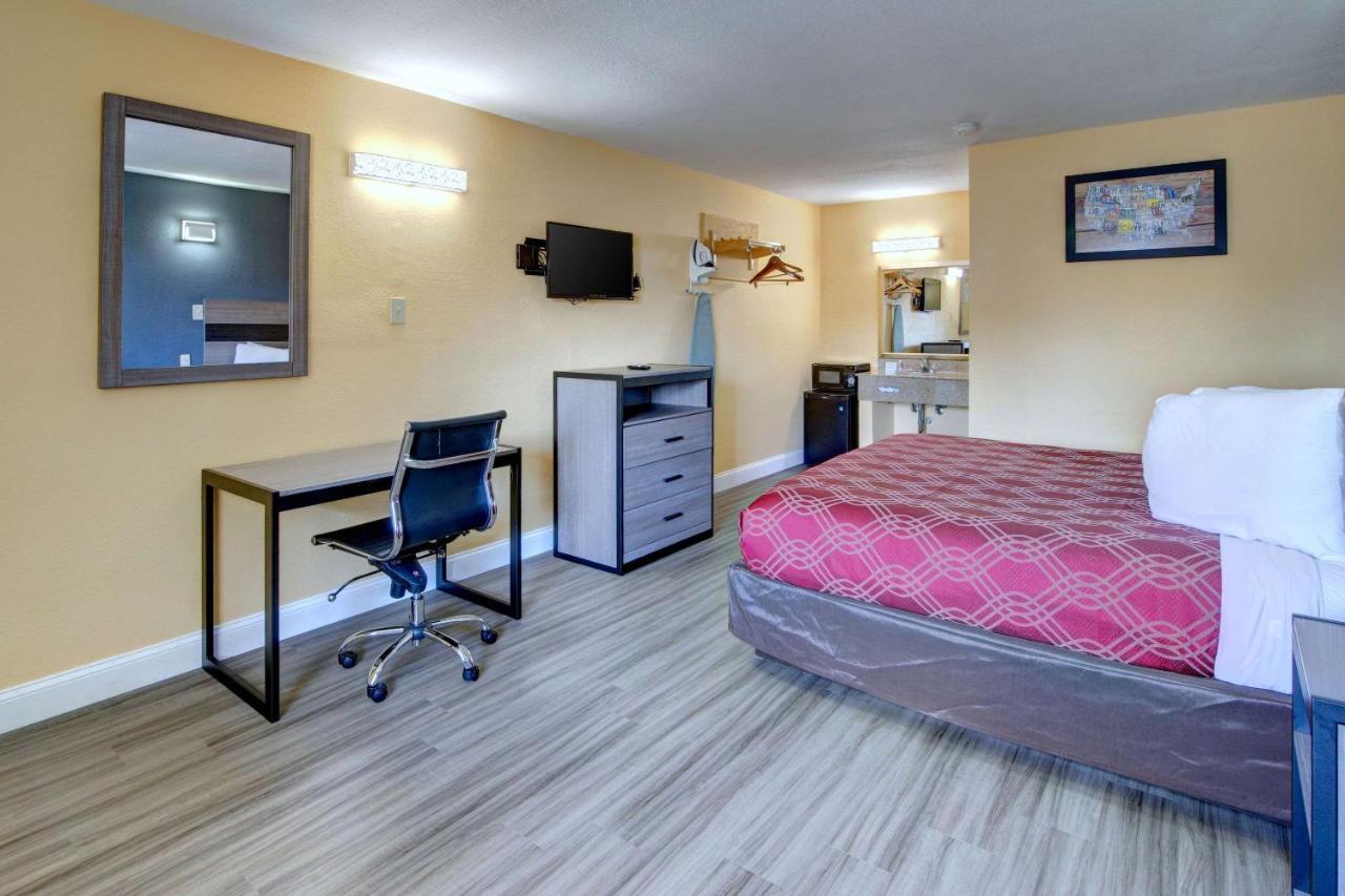 Econo Lodge At Military Circle Norfolk Ngoại thất bức ảnh